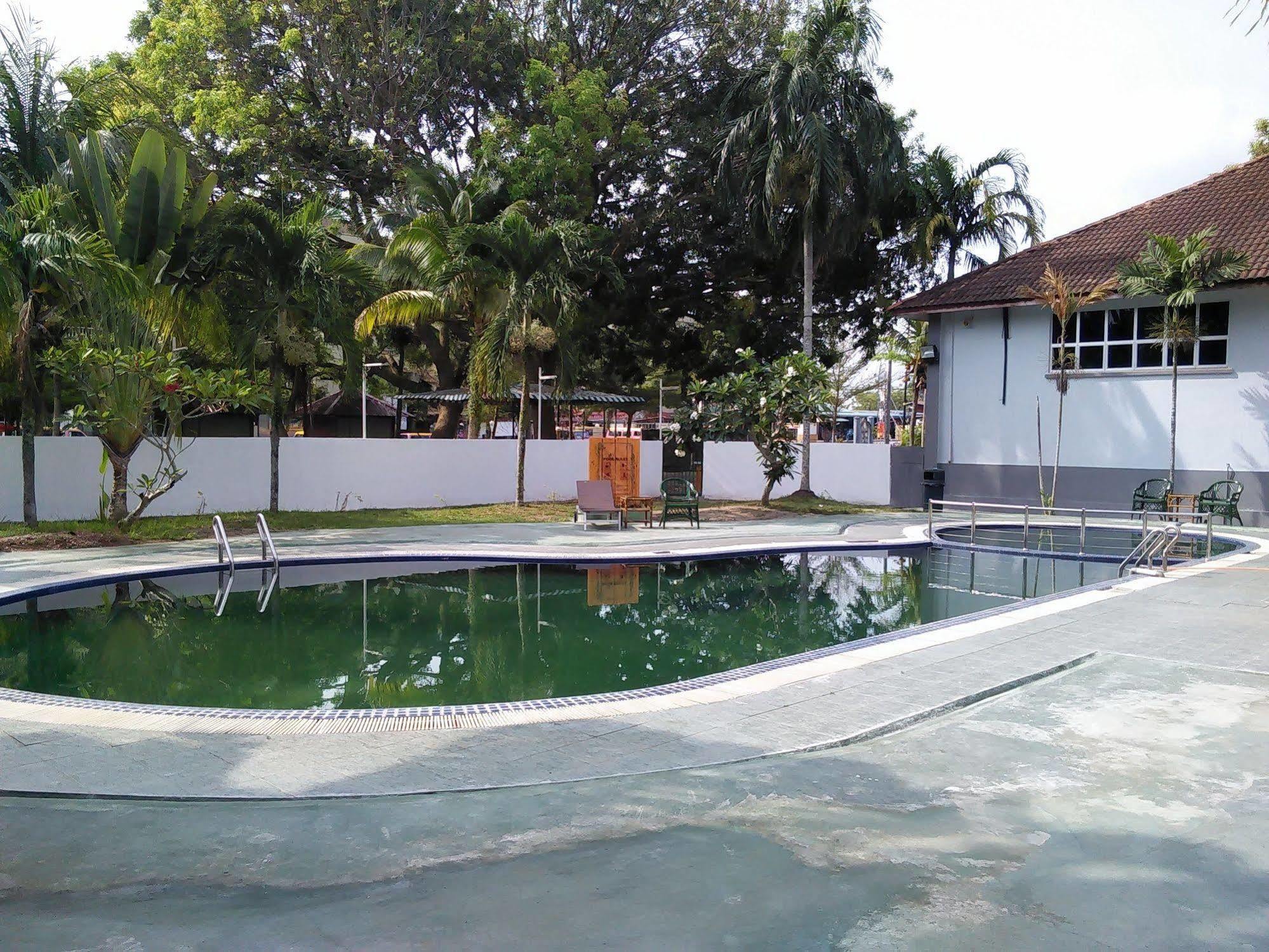 Oyo 44020 Kejora Garden Resort Kampong Pasir Bogak Kültér fotó